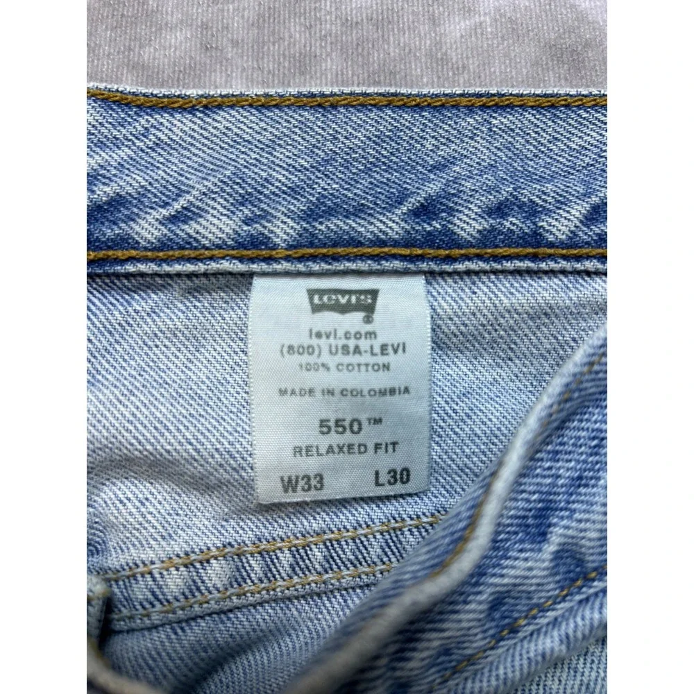 Levis 550 Relaxed Fit Jeans Mens 33x30 Light Wash Blue Denim Tapered Leg 1110